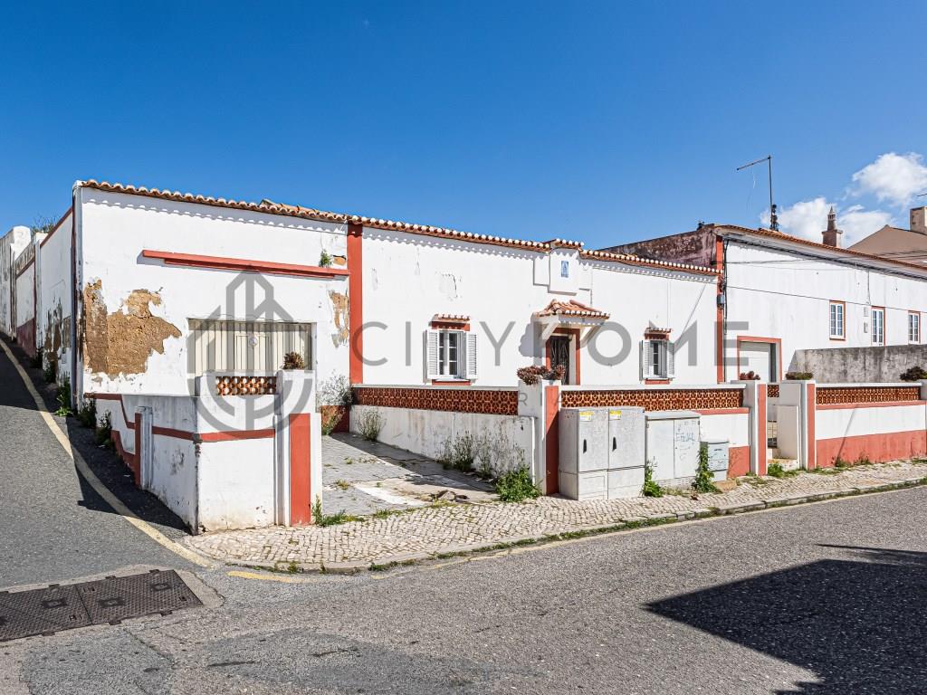 Villa mit 3 Schlafzimmern im Zentrum von Carvoeiro mit Garage