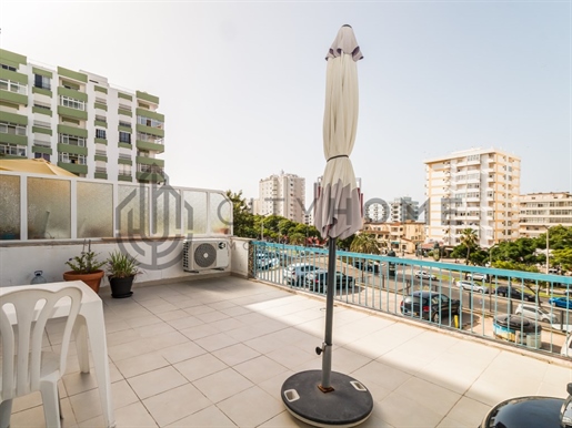 2 bedroom apartment with sea view in Quarteira