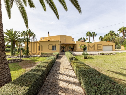 House T5 with garden of 4200m2 in Fonte Santa