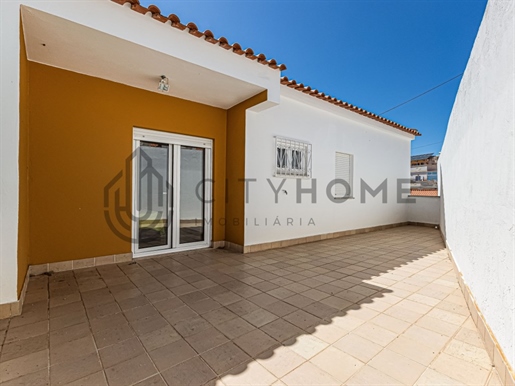 T3+1 bedroom villa with garage and backyard
