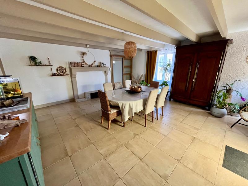 Sainte Gemme la Plaine (85400) Charming farmhouse completely renovated with gite and annexes on 900