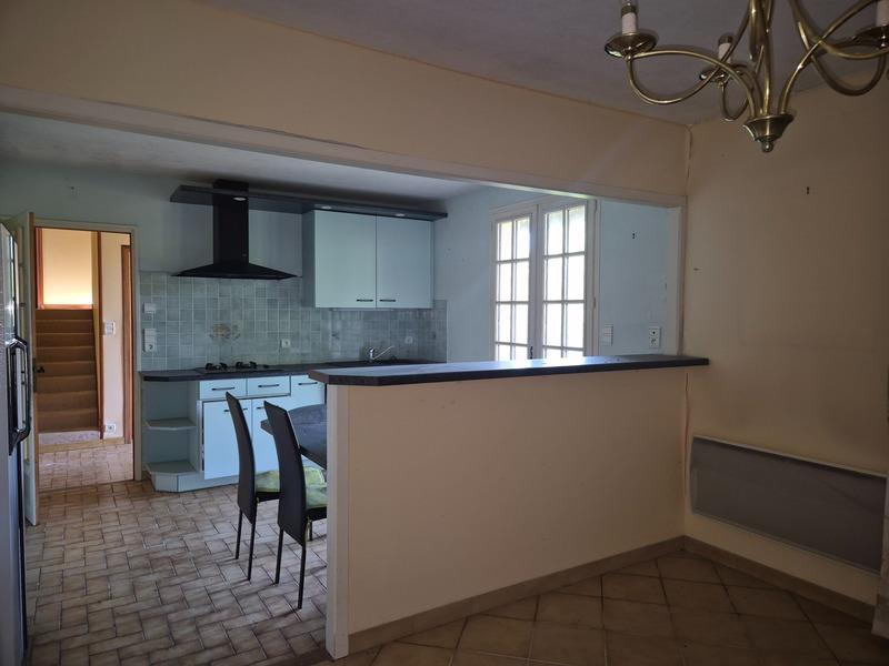 Lairoux (85) Pleasant 3 bedroom family house with veranda, swimming pool and guest house on park cl