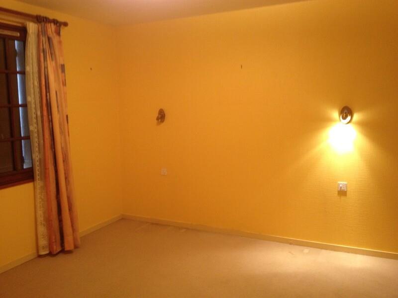 Lairoux (85) Pleasant 3 bedroom family house with veranda, swimming pool and guest house on park cl