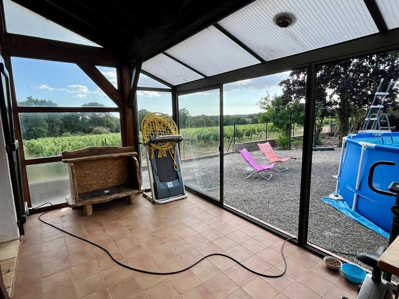 Rosnay (85320) in the heart of the vineyard house on full basement 4 bedrooms with veranda and anne