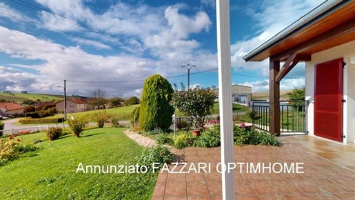 For sale exclusively, close to Belgium and Luxembourg, a spacious single-storey house, with a living