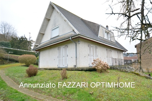 For sale exclusively, a single-storey detached house of 132 m² on a large plot of 1530 m², close to