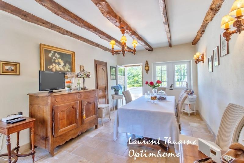 Secret retreat in the heart of Périgord – 15th century noble residence with swimming pool and outbui