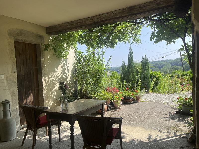 Semur-En-Auxois 20min:maison de caractère 200m²+gîte 42m²,9 pièces,5 chambres,terrain 6000m²,dépenda