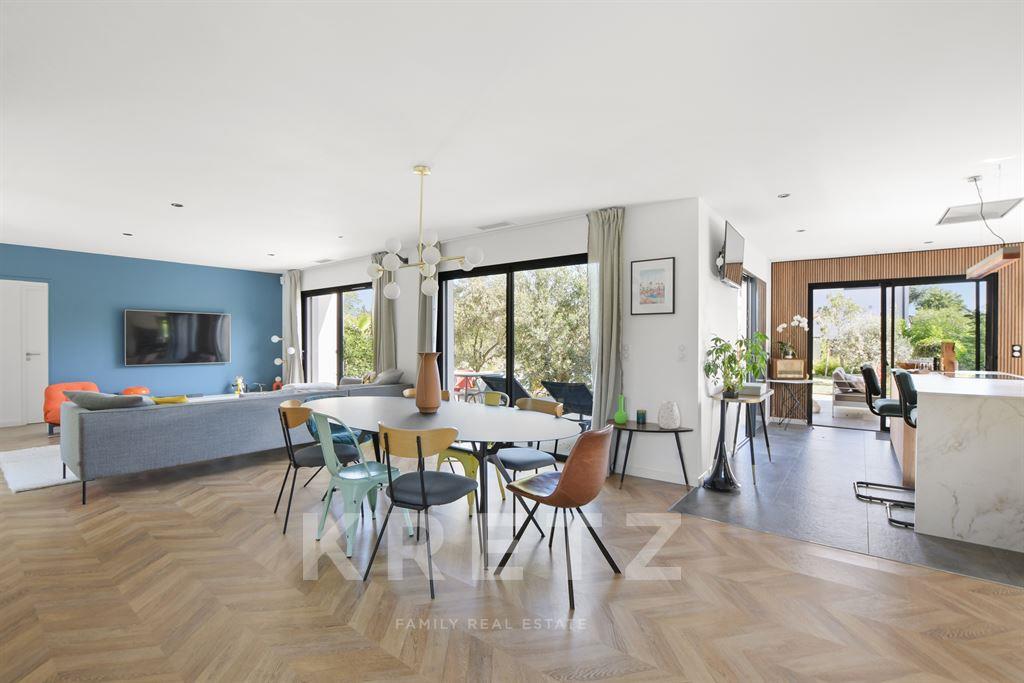 Contemporary villa with pool & spa, Lardenne district in Toul