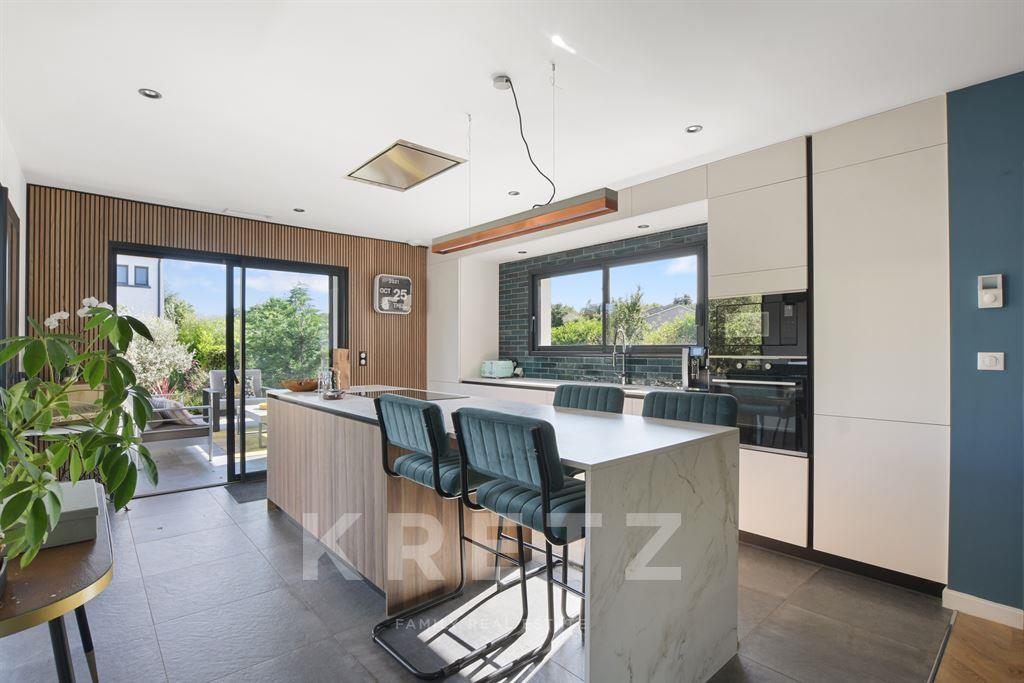 Contemporary villa with pool & spa, Lardenne district in Toul