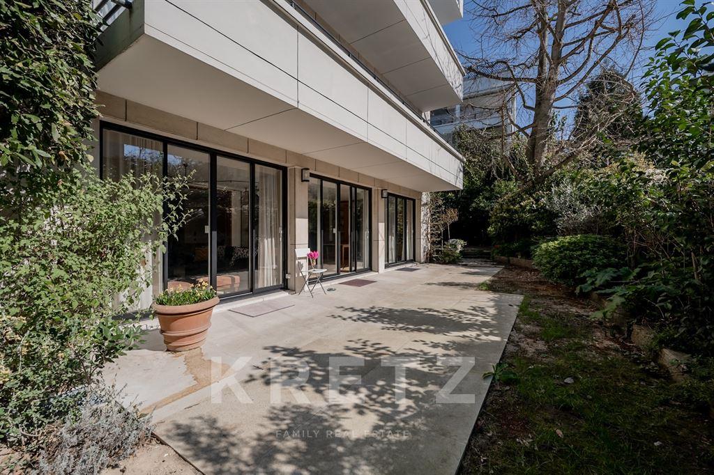 Purchase: Apartment (92200)