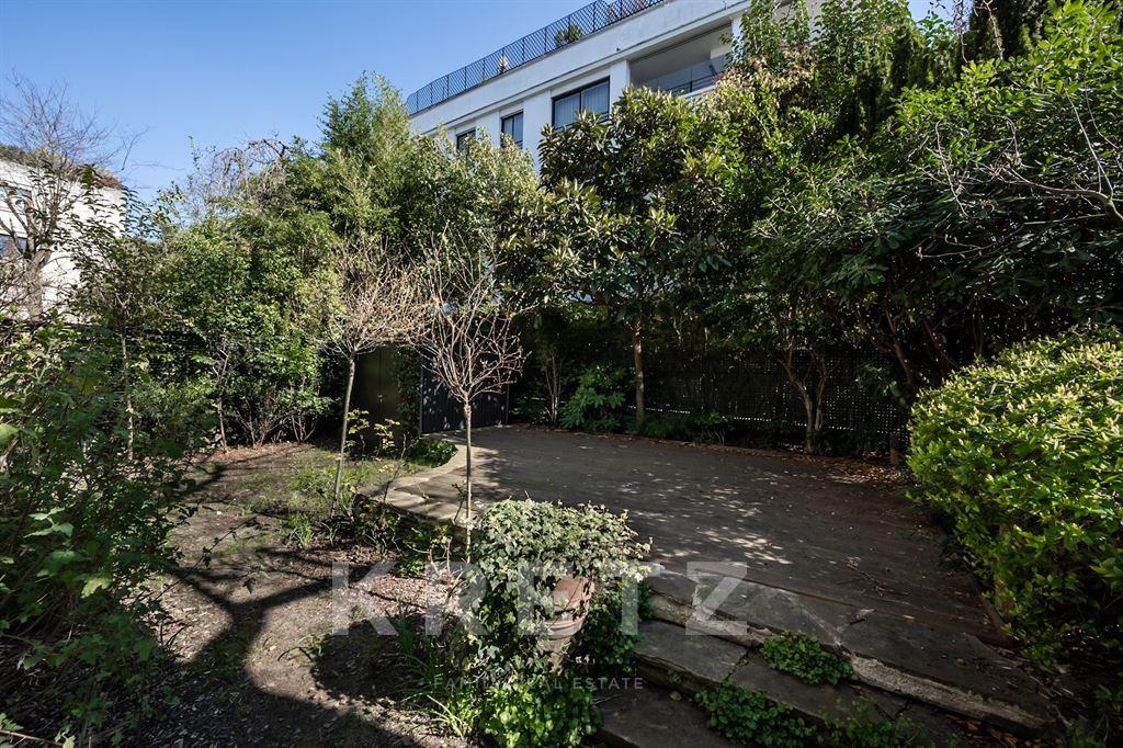 Purchase: Apartment (92200)