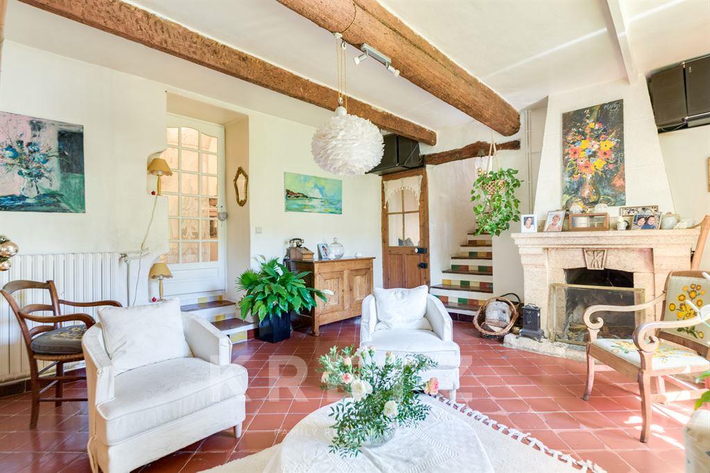 Charming Provencal house in the heart of nature