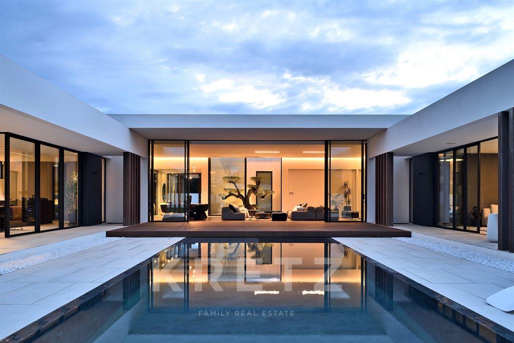 Exceptional villa just a stone's throw from Valencia