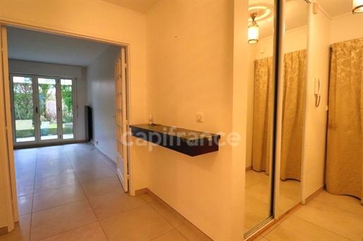 Purchase: Apartment (92160)