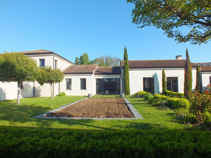 Property for sale 17 rooms near Semur En Auxois (21)