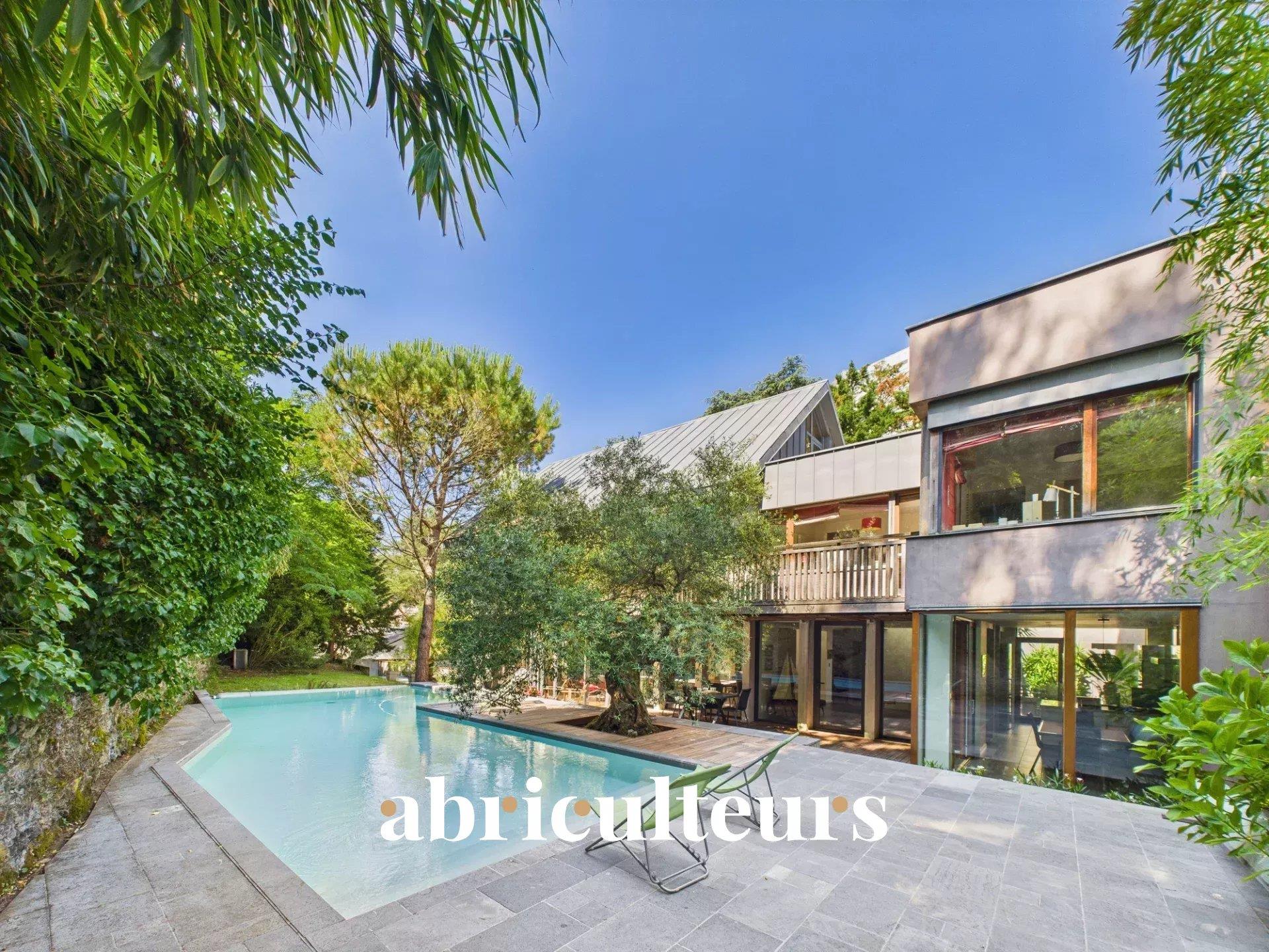 Splendid architect-designed house in a green setting - 317m², swimming pool and large terraces - Nan