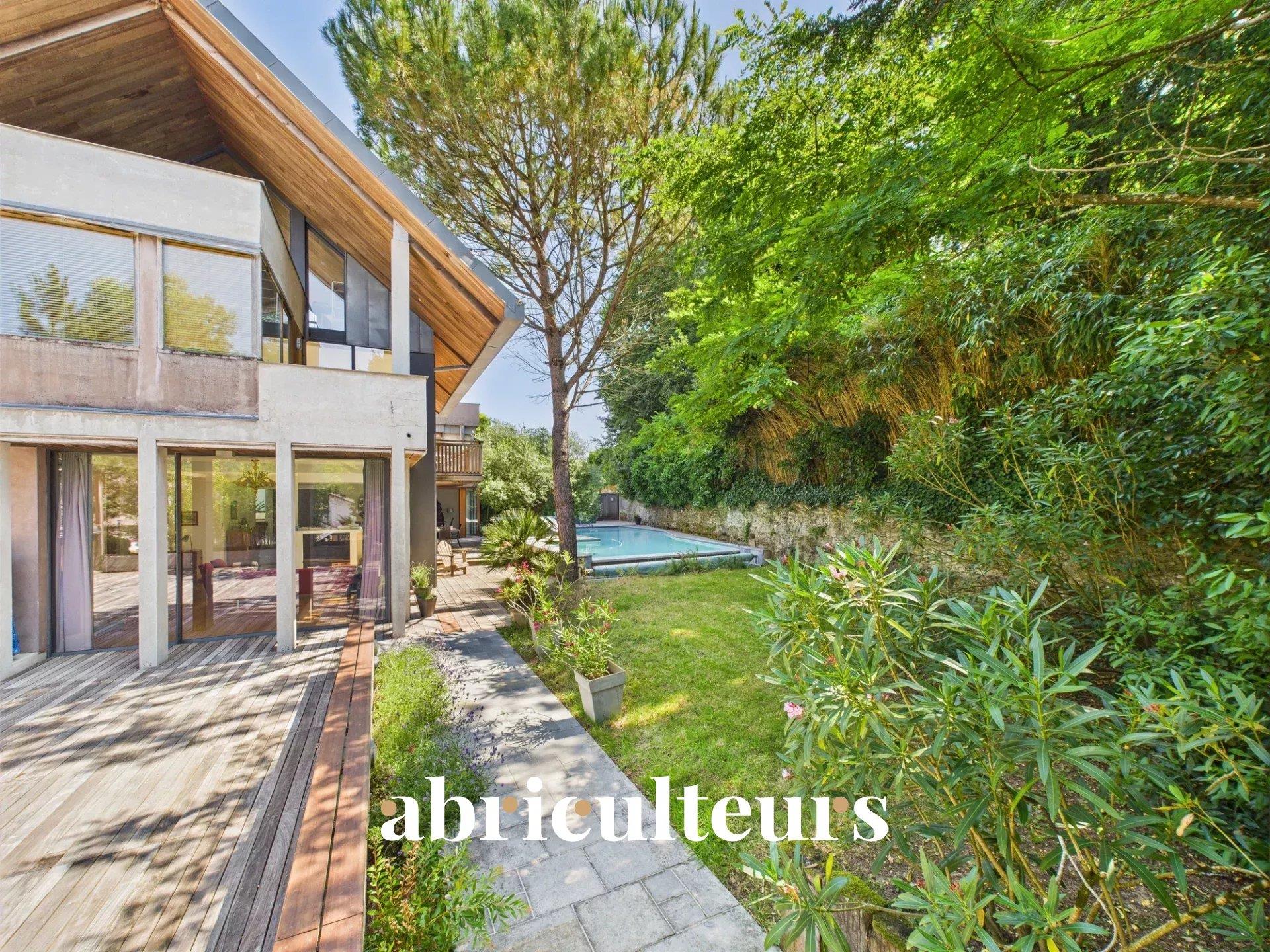 Splendid architect-designed house in a green setting - 317m², swimming pool and large terraces - Nan