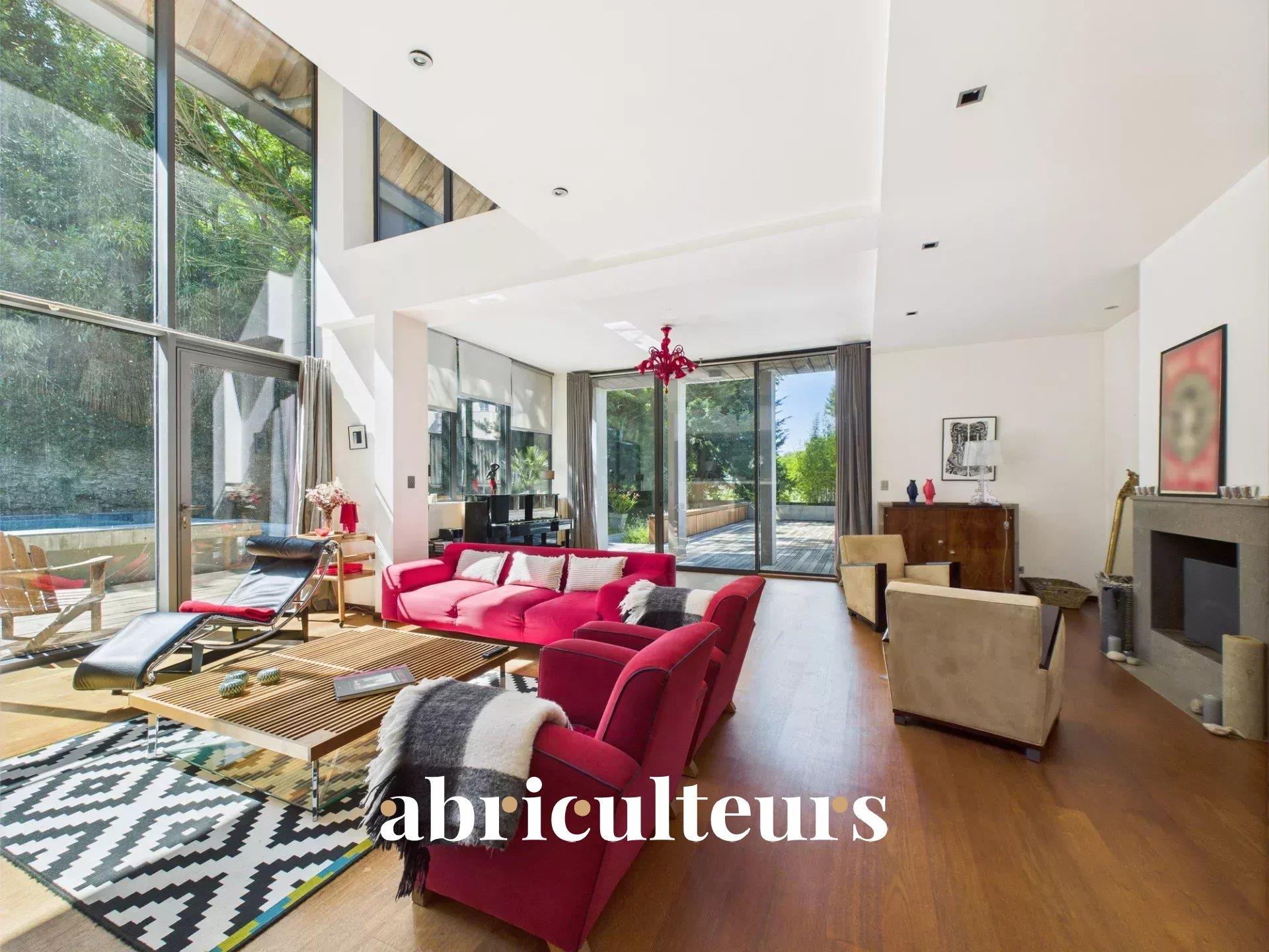 Splendid architect-designed house in a green setting - 317m², swimming pool and large terraces - Nan
