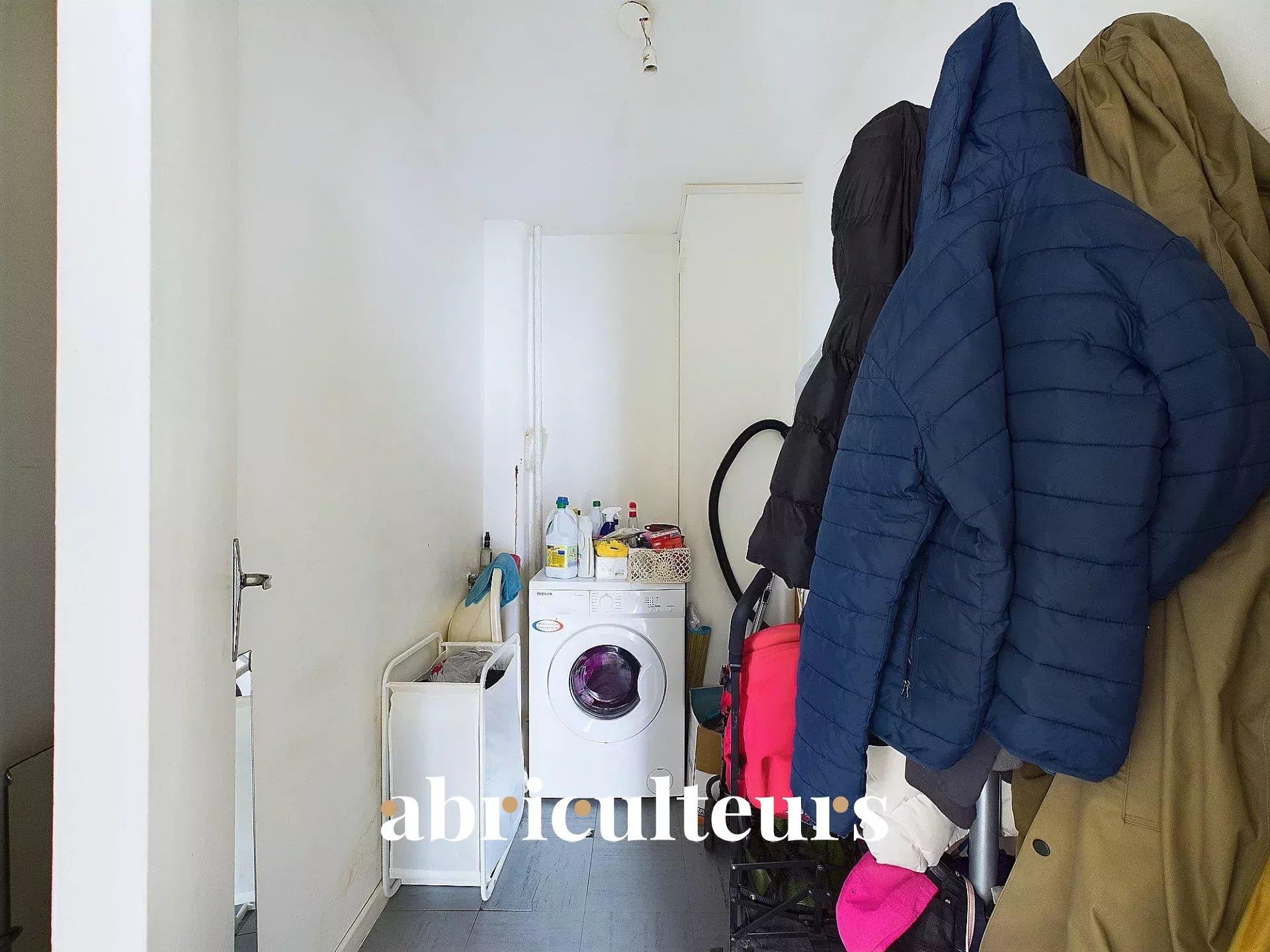 Modern 3-Bedroom Apartment in Vibrant Nantes