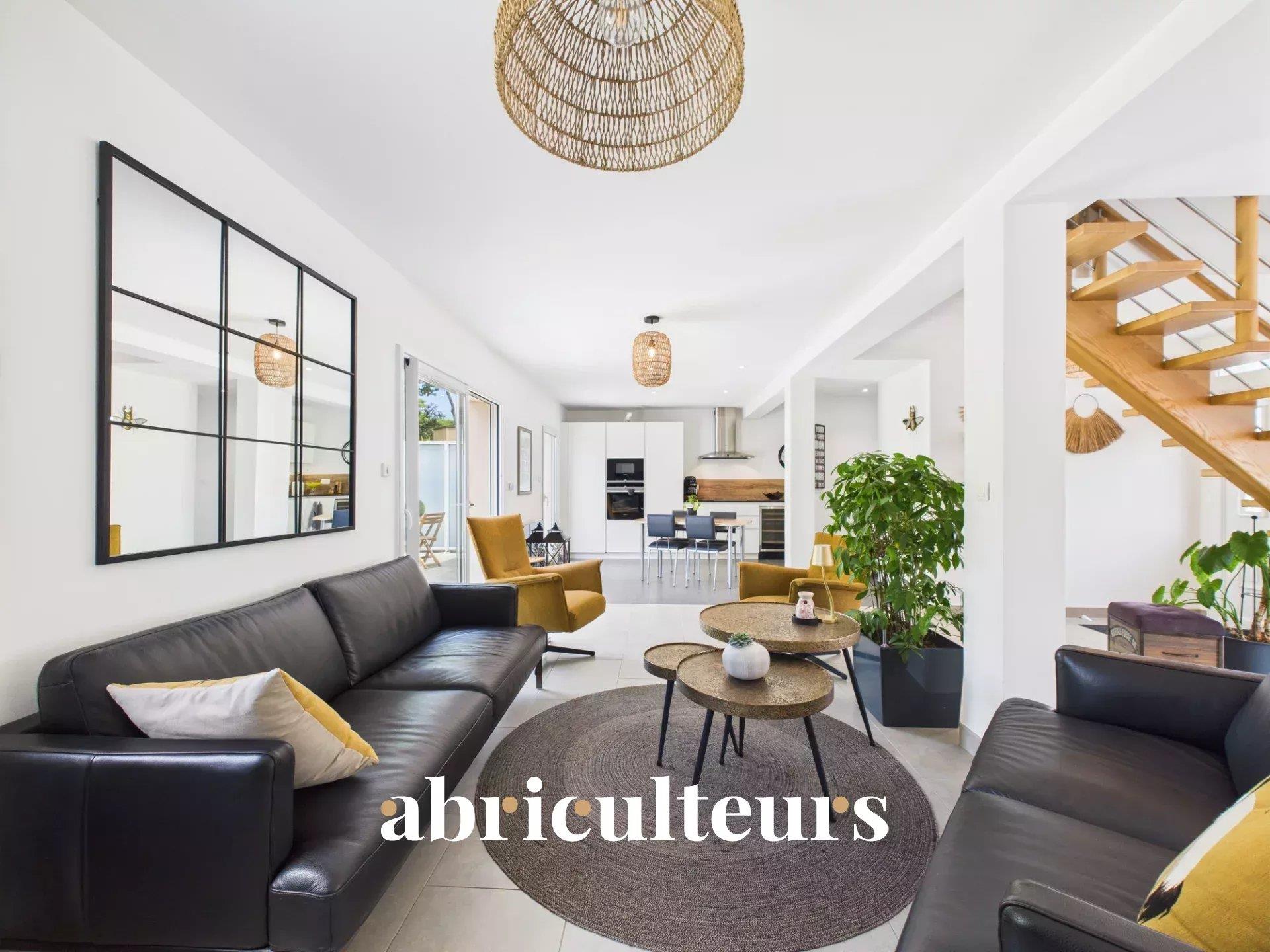 Grande maison familiale de 156,93m2 - Excellent état - 4 chambres dont une suite parentale au Rdc -