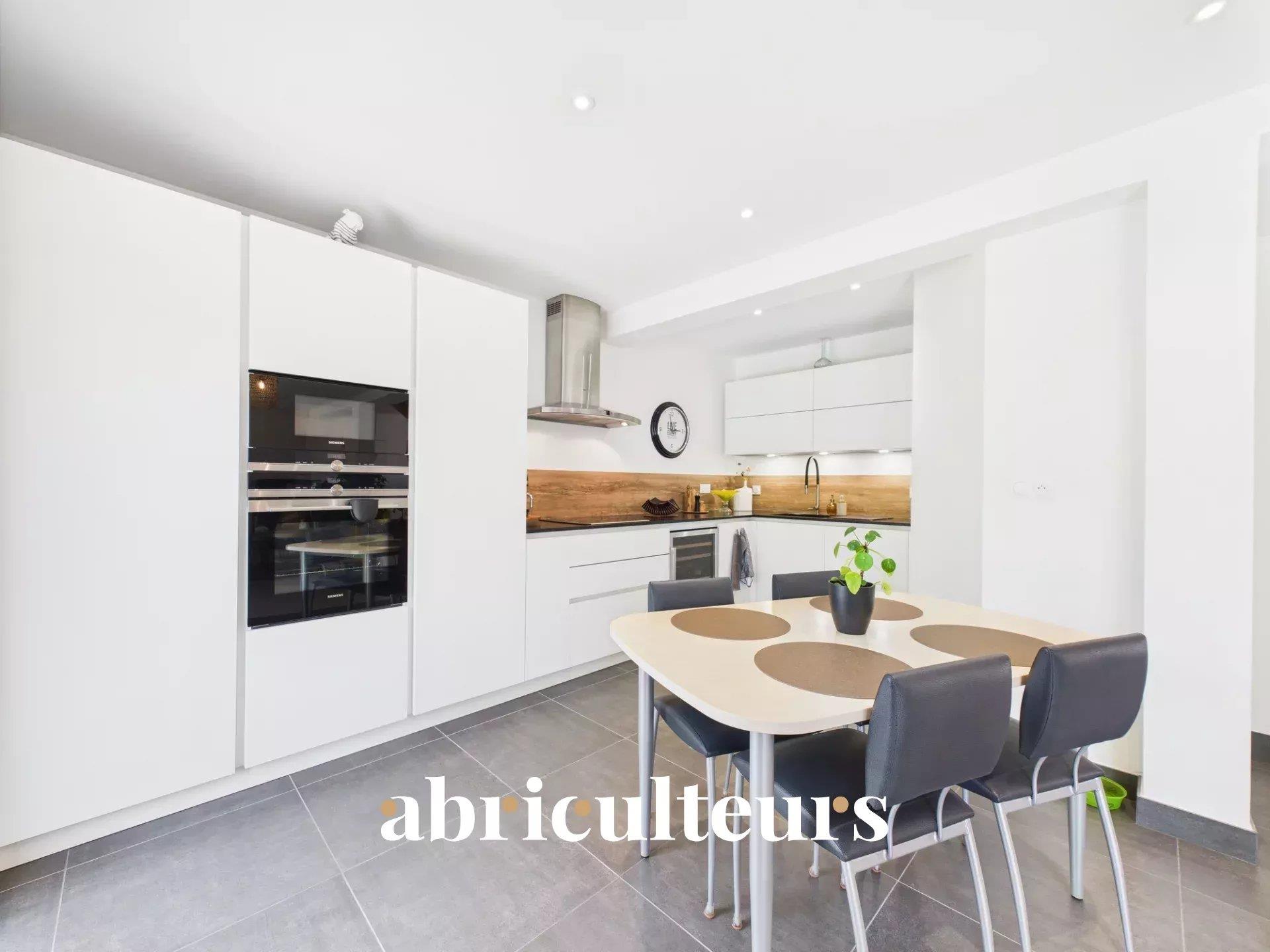 Grande maison familiale de 156,93m2 - Excellent état - 4 chambres dont une suite parentale au Rdc -