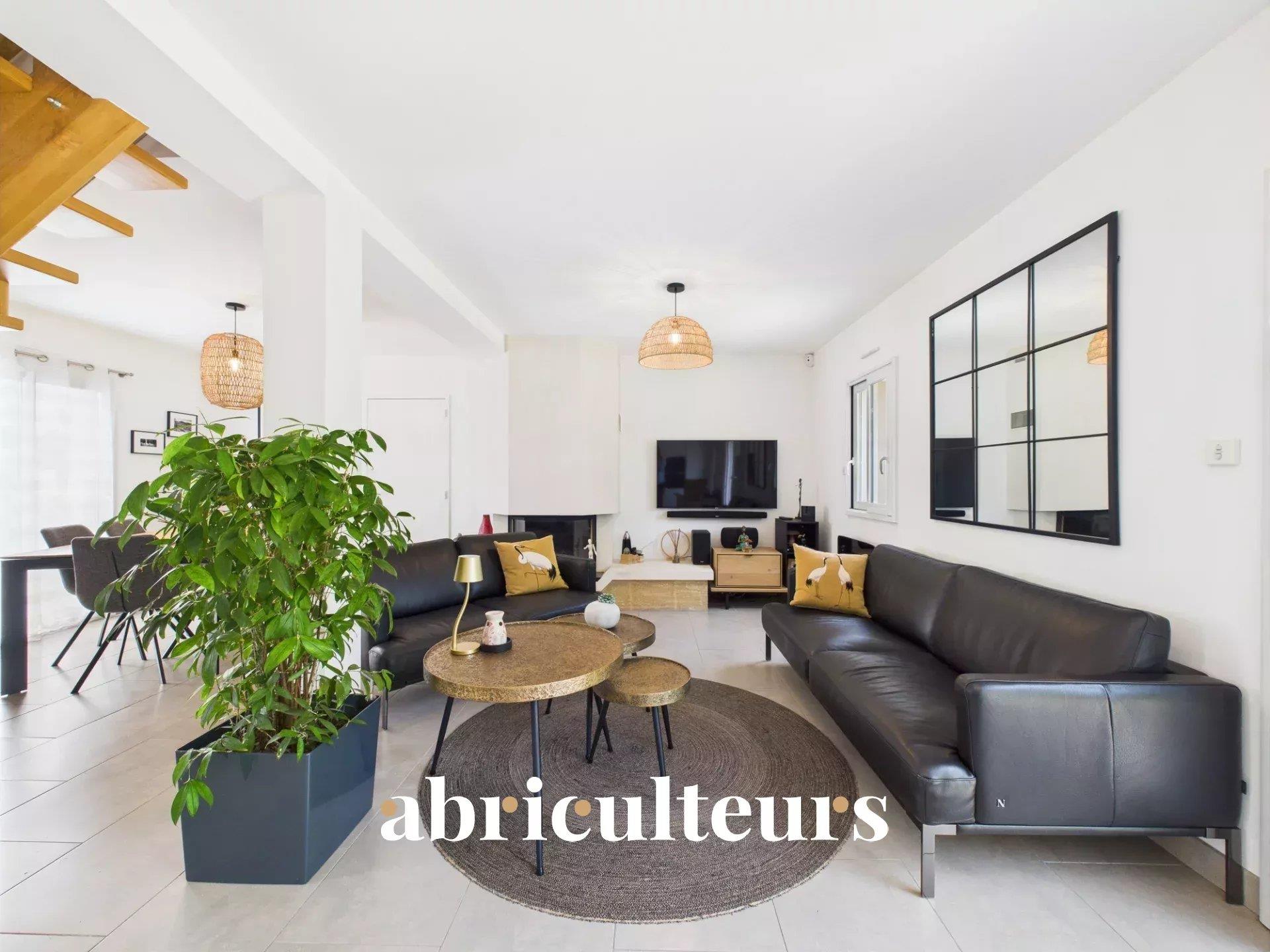 Grande maison familiale de 156,93m2 - Excellent état - 4 chambres dont une suite parentale au Rdc -