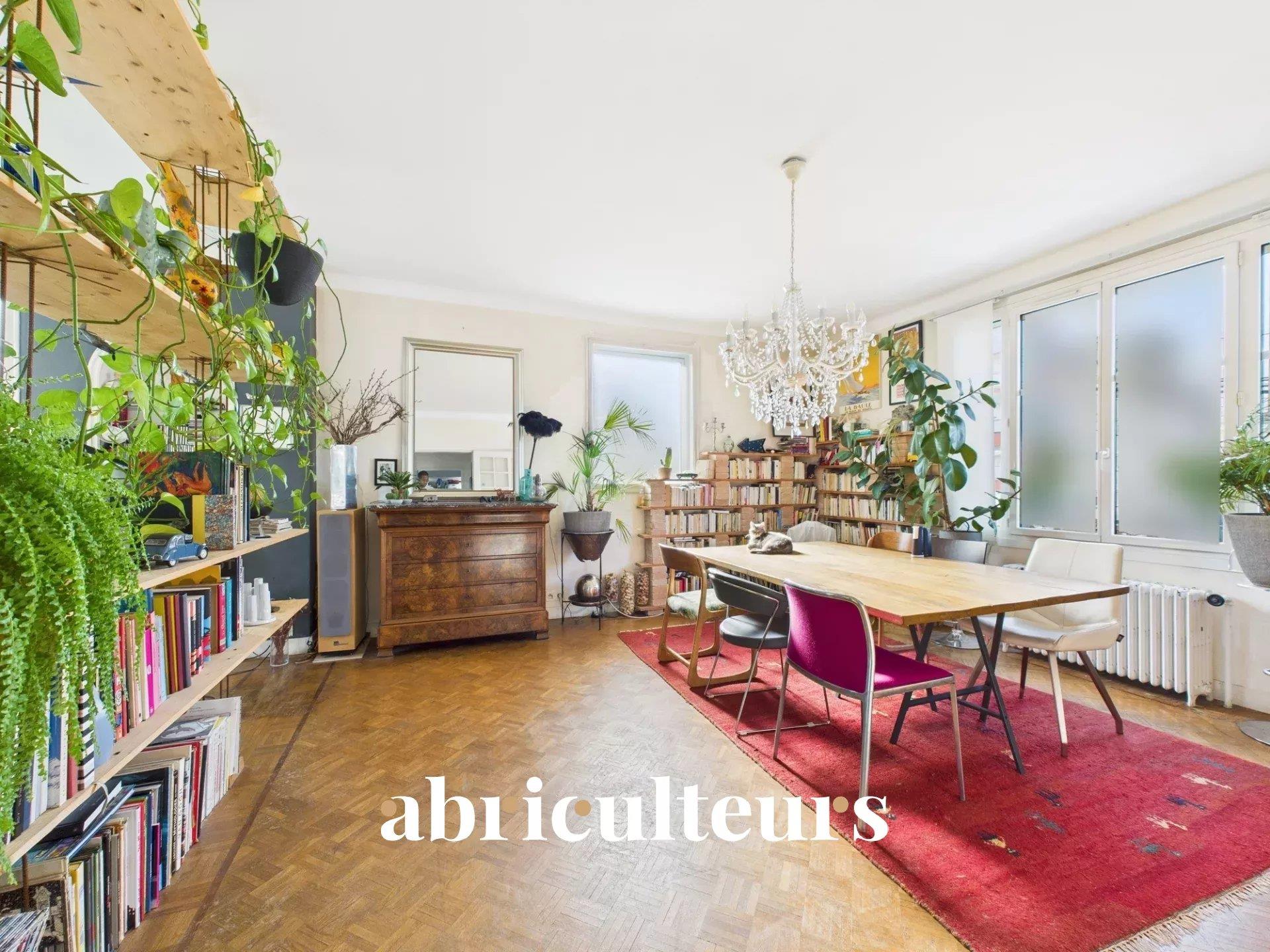 Spacious family house 230 m² - 7 bedrooms - Garage - Heat pump - Quartier Procé