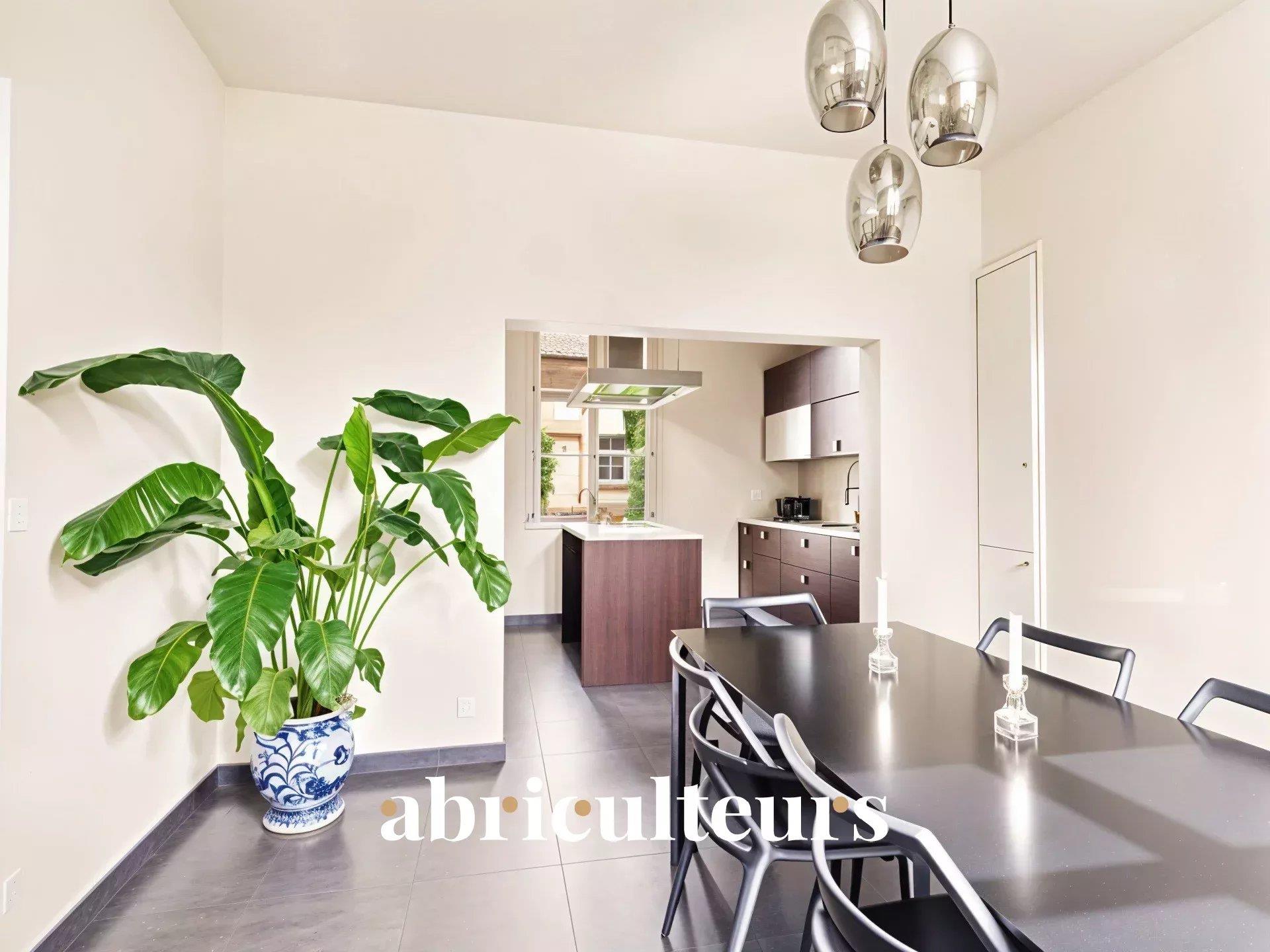 Renovated character house with private garden, outbuilding and garage - Crépy-en-Valois area