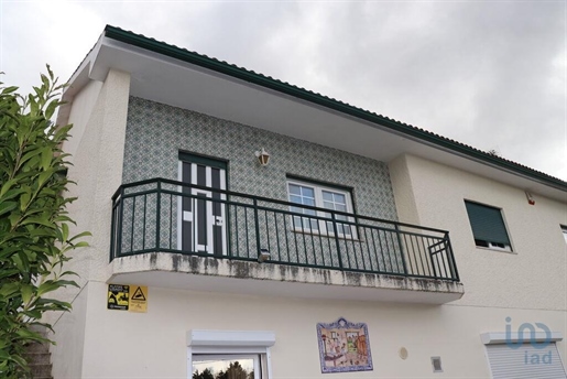 Casa tradicional T3 em Vila Real de 274,00 m²
