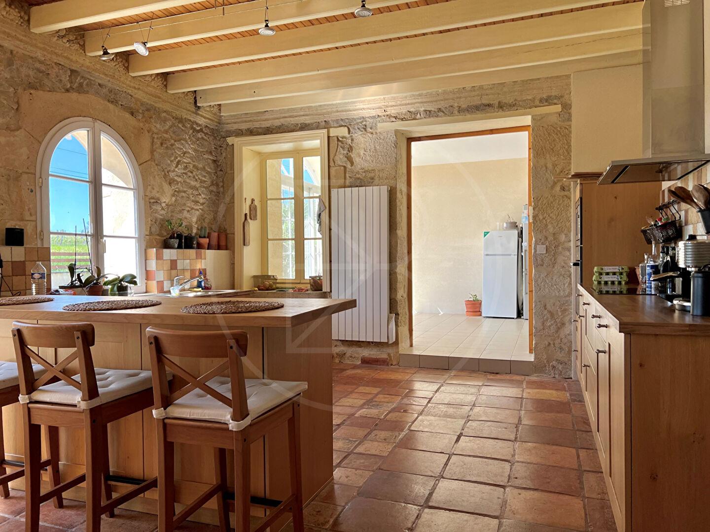 Propriété de charme aux vastes possibilités