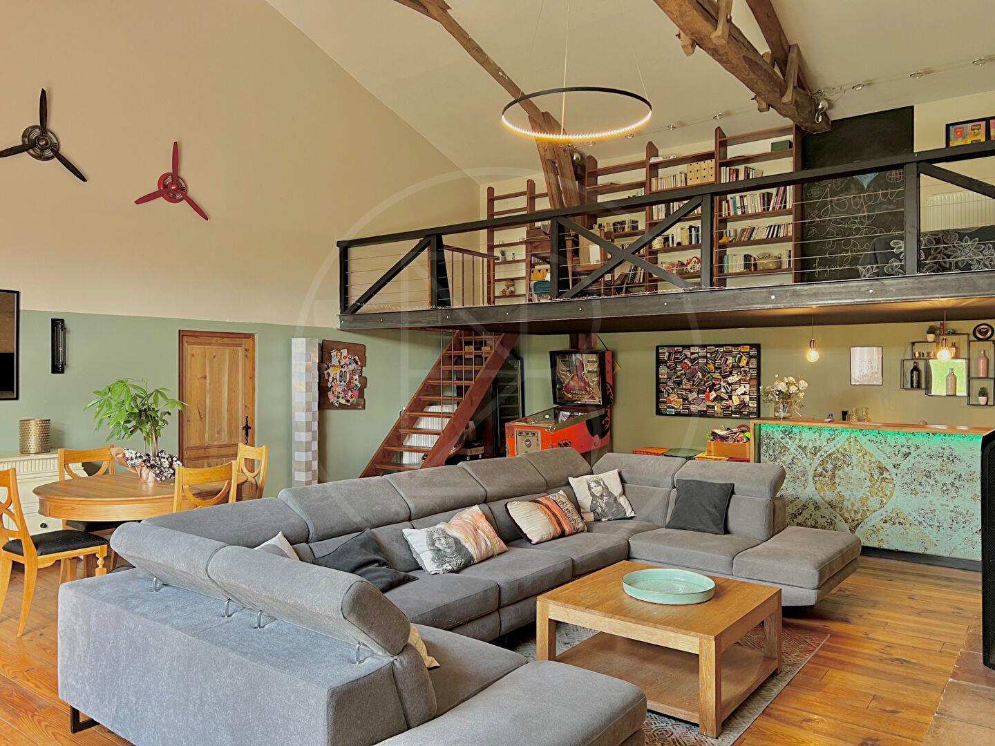 Character house with a guest cottage and breathtaking views