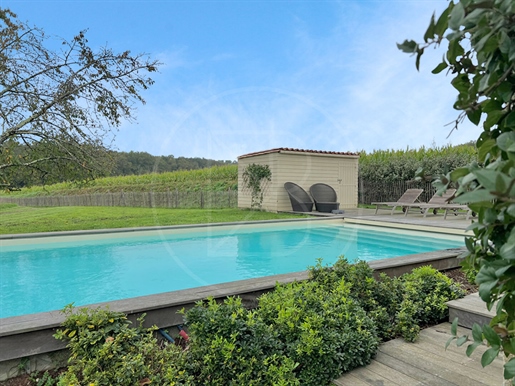 Attractive longère situated in a quiet location