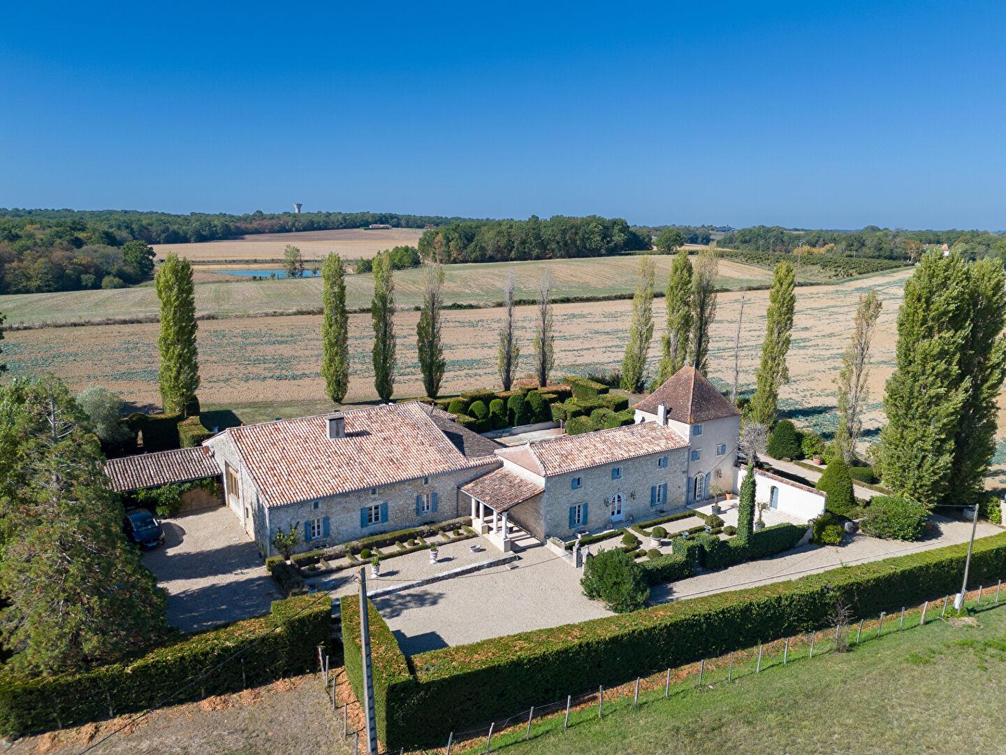 Magnificent manor house in an idyllic setting