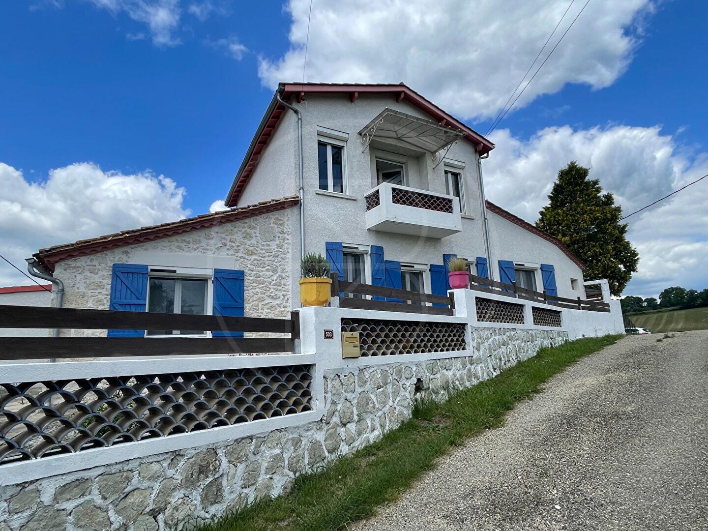 Modernised semi-detached home with pool