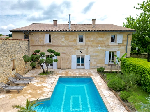 17Th-Century farmhouse with contemporary elegance