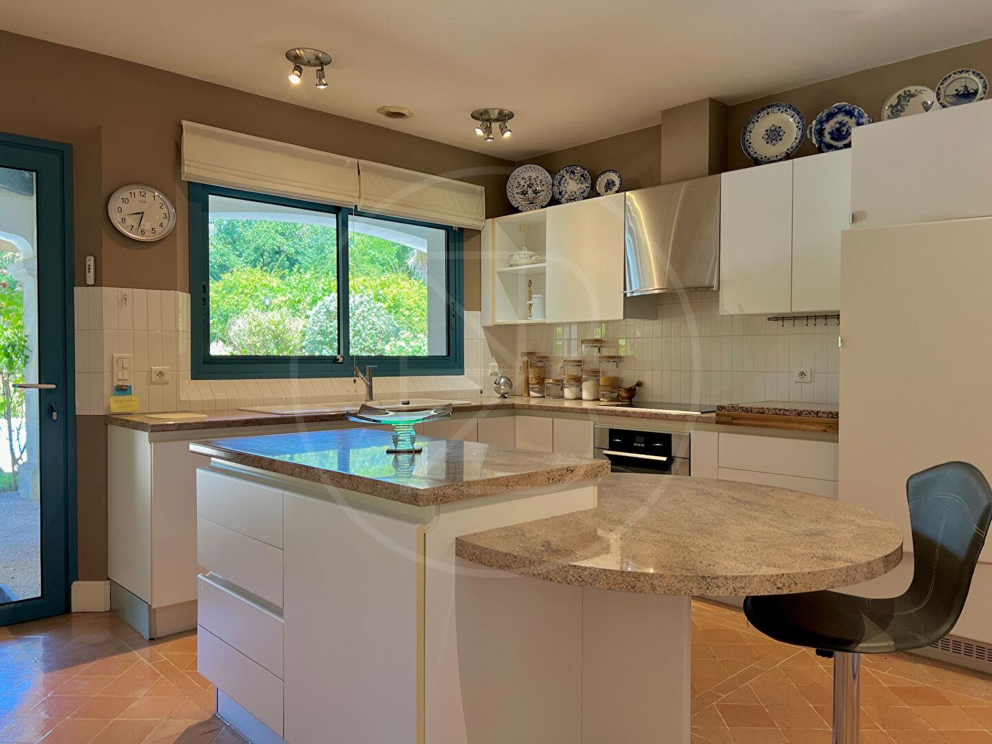 Exceptional home and its magnificent grounds