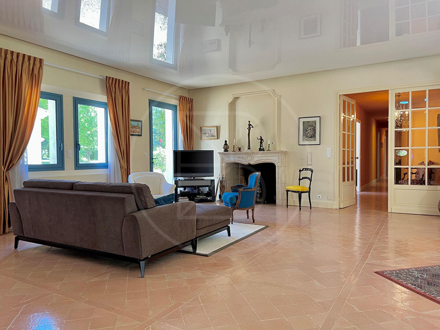 Exceptional home and its magnificent grounds