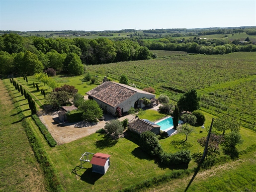 Attractive property in the middle of its land