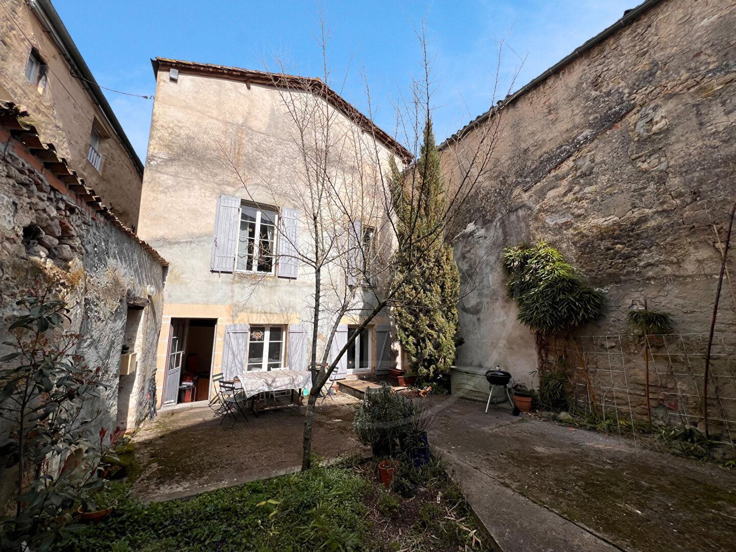 Maison de charme au coeur de Bazas