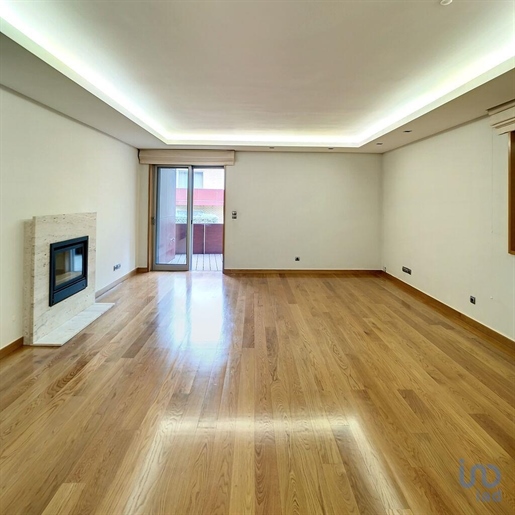 Apartment with 3 Rooms in Porto with 173,00 m²