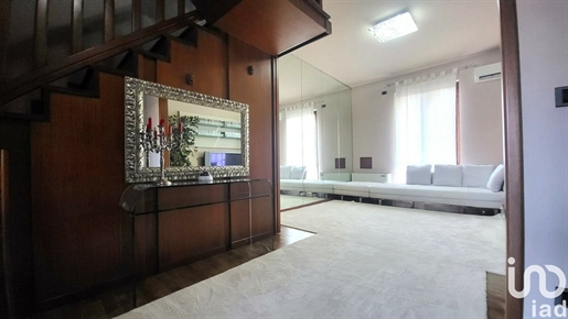 Sale Apartment 170 m² - 3 bedrooms - Turin
