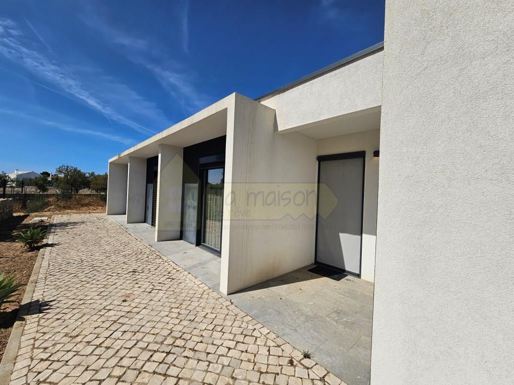 Fantastische Villa mit 3 Schlafzimmern und leichtem Stahlrahmen (Lsf)