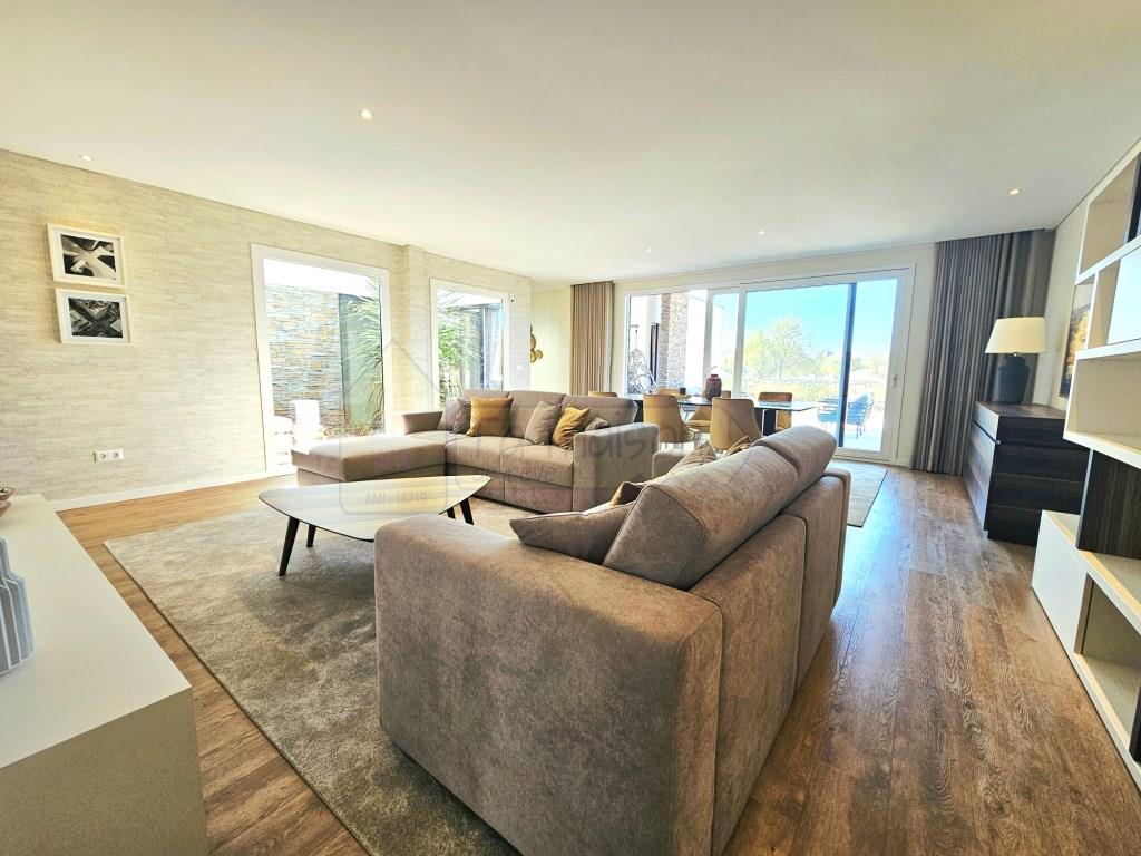Fantastische Villa mit 3 Schlafzimmern und leichtem Stahlrahmen (Lsf)