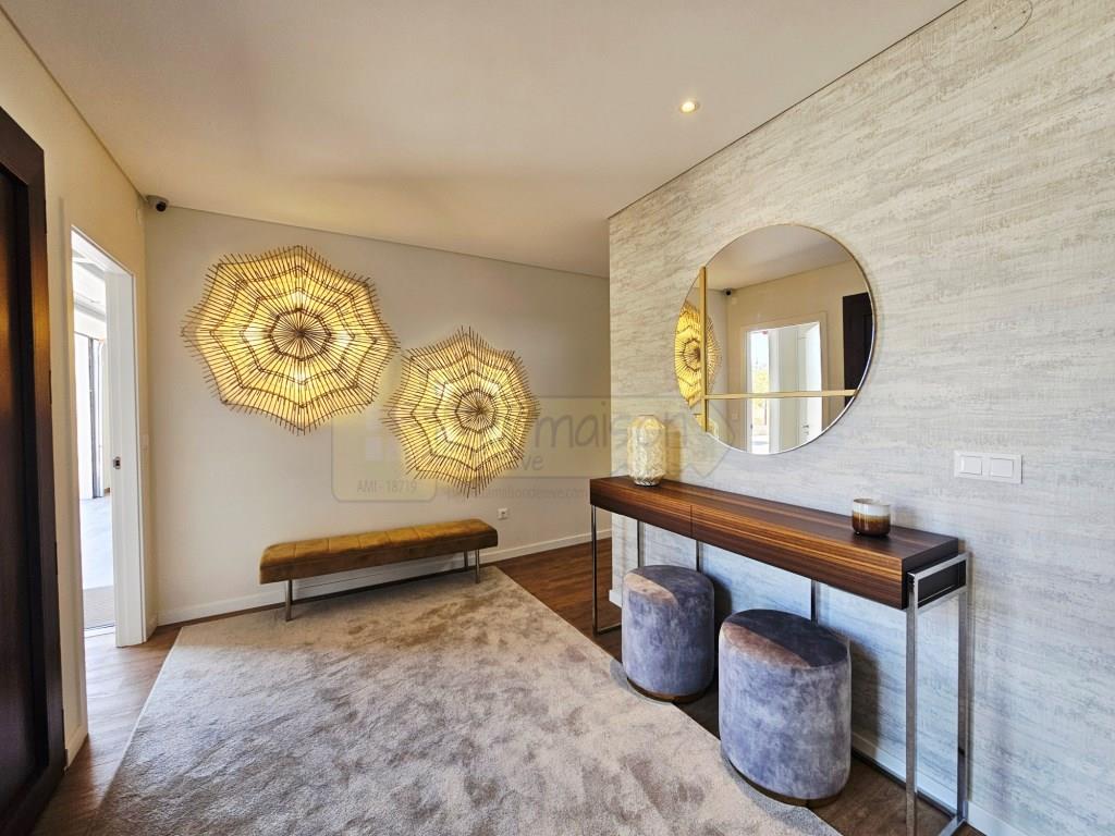 Fantastische Villa mit 3 Schlafzimmern und leichtem Stahlrahmen (Lsf)