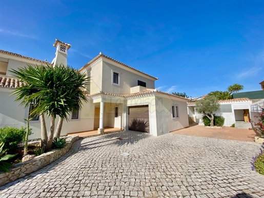 4-Bedroom villa with large areas with pool, garage and annexes - Loulé