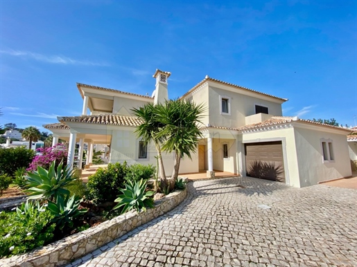 4-Bedroom villa with large areas with pool, garage and annexes - Loulé