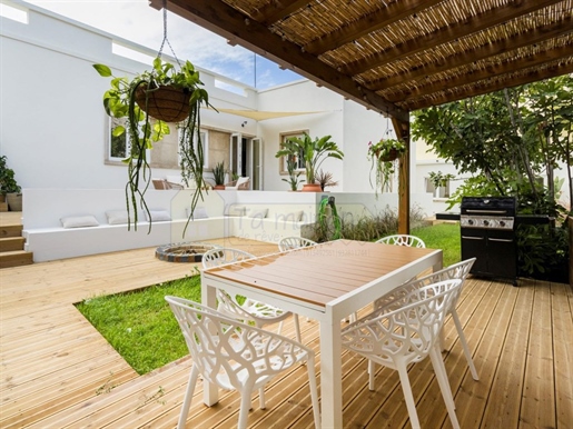 Magnificent villa in the center of Loulé completely restored V3 + 1 and annex