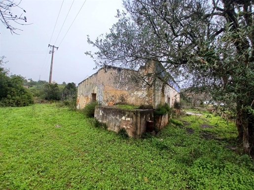 Terreno com ruína - Loulé