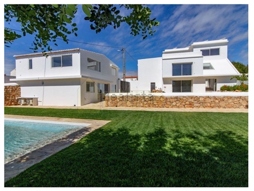3 + 1 bedroom villas in traditional and modern style located near Boliqueime